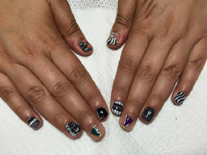 Allegra's nail art in Tokyo.jpg