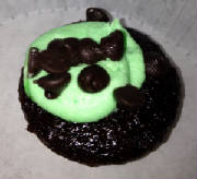 DessertsbyMelissaMintChocolateChipcupcake.JPG