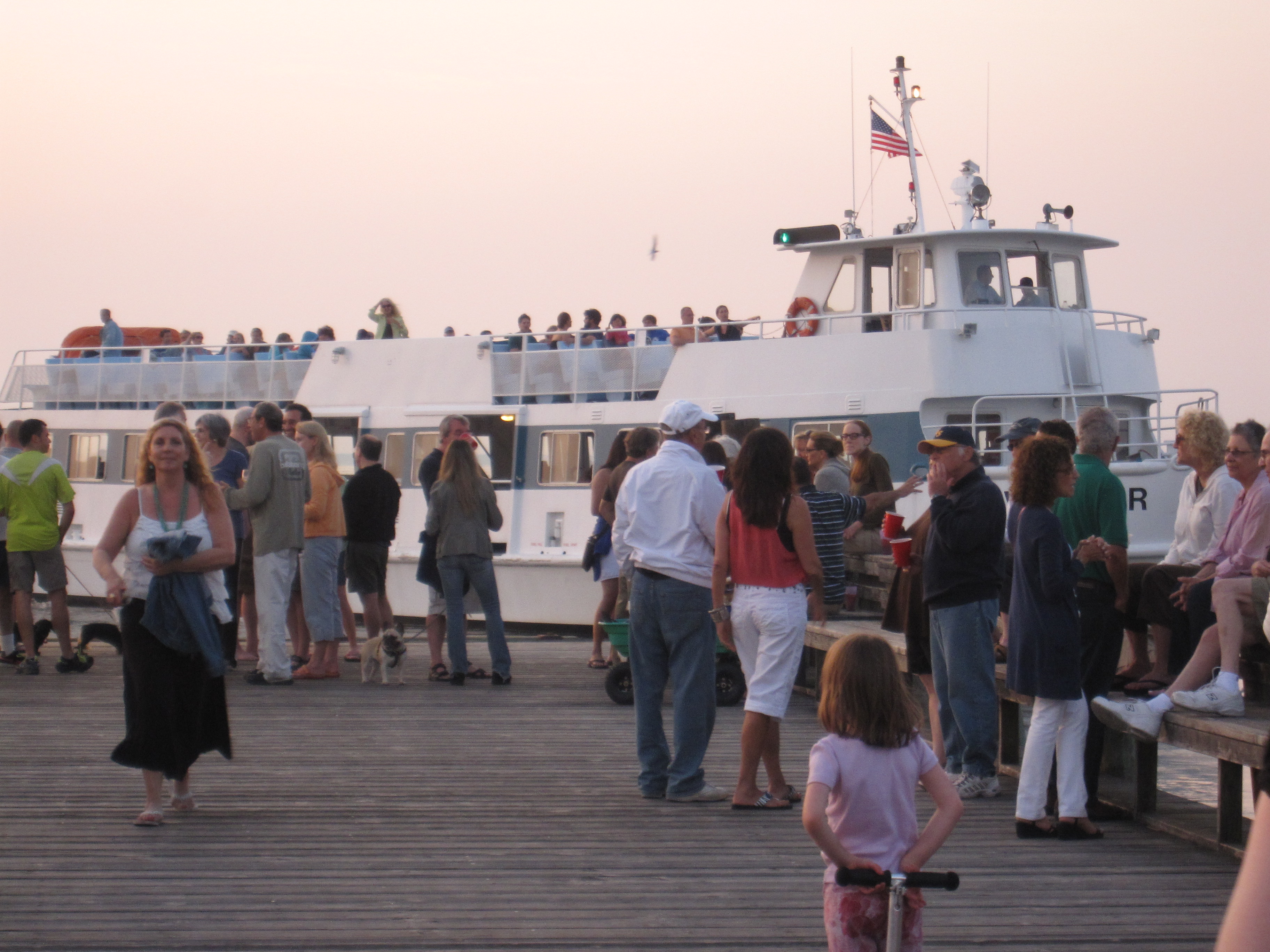 FireIslandferryarriving.JPG