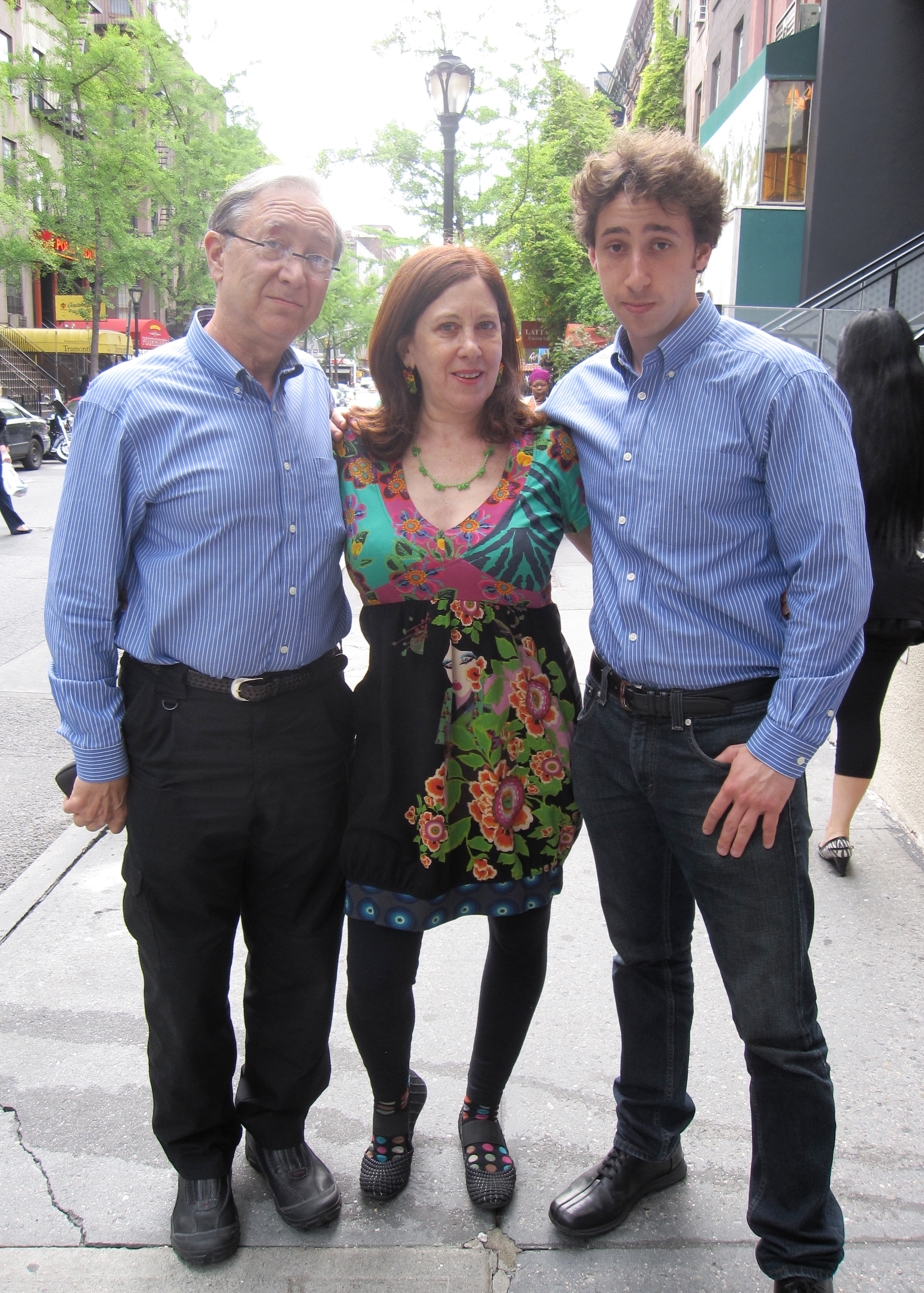 MothersDay2011GuyswithMefullbody.JPG